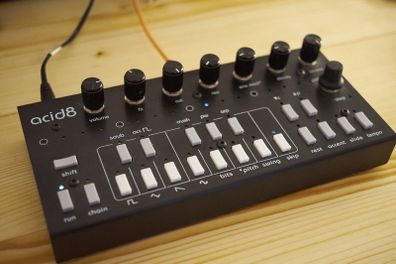 Twisted Electrons Acid8 MKII