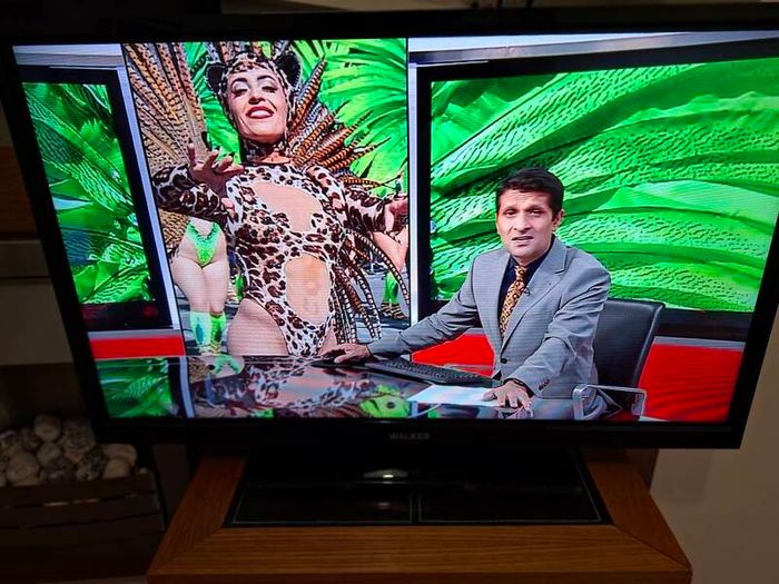 32" Walker Satellite & Saorview Digital LED HD TV Freesat