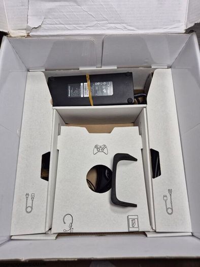 Boxed Xbox 360 Slim 250GB Console Bundle - Official Wireless Controller 4 Games