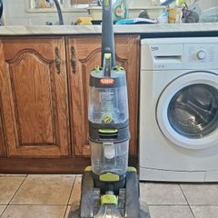 Carpet cleaner
