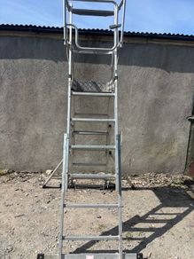 Youngman Podium Ladder