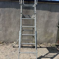 Youngman Podium Ladder