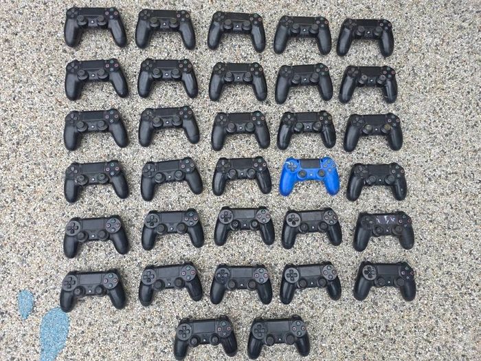 32 x PS4 Controller Joblot (Free Post)