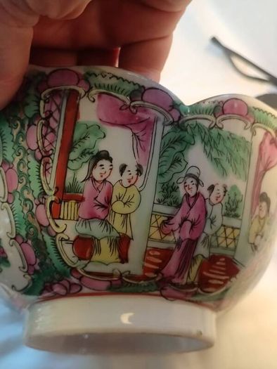 Vintage Famille Rose Hand Painted 14 cms Bowl