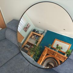 Round mirror