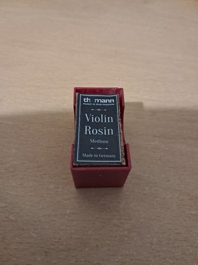 violin rosin