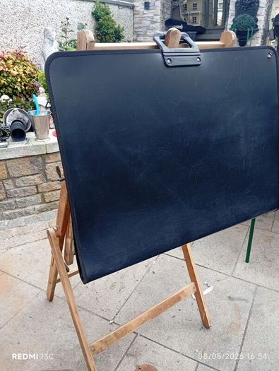 Marbet artist easel