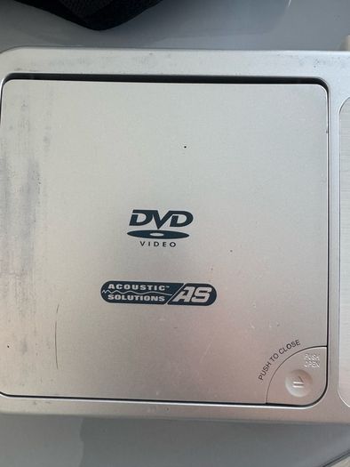 Portable DvD Played with 2 Screens