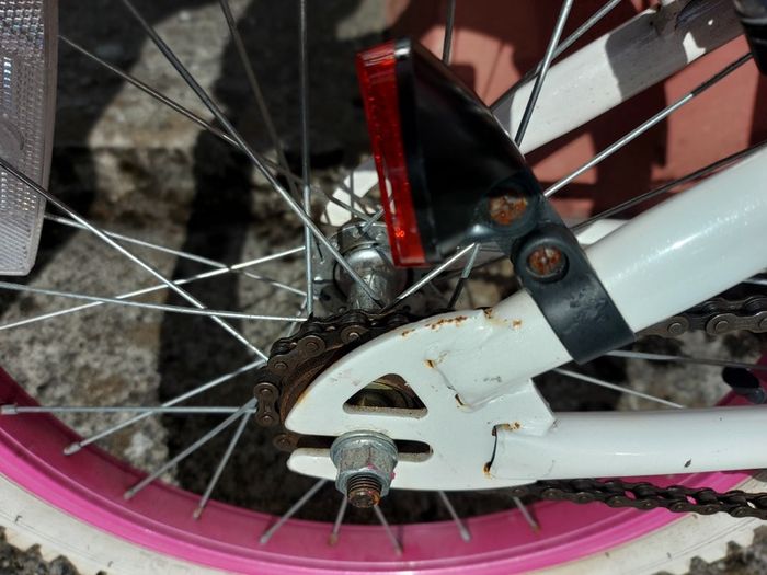 GIRLS BIKE (Sparkle) with Basket, 20 inch wheels, in excellent condition. See Pictures
