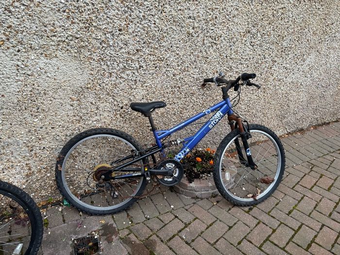 Two kids bicycles