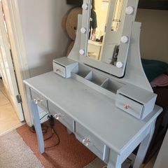 vanity table