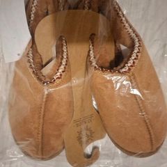 Size 4 slippers
