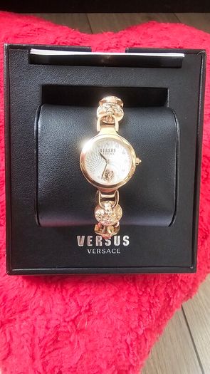 Brand New GENUINE  Versace Women's Watch - Luxury Gold Edition (Unwanted Gift)