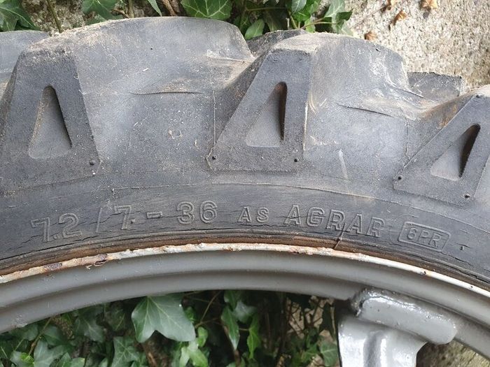 Rowcrop wheels, Ivor Williams trailer, idlers