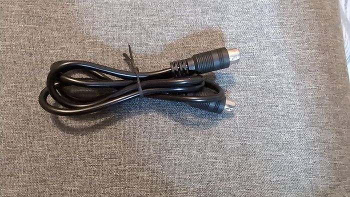 Mini DIN cable