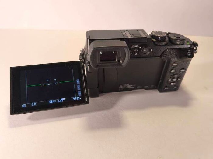 Lumix GX8
