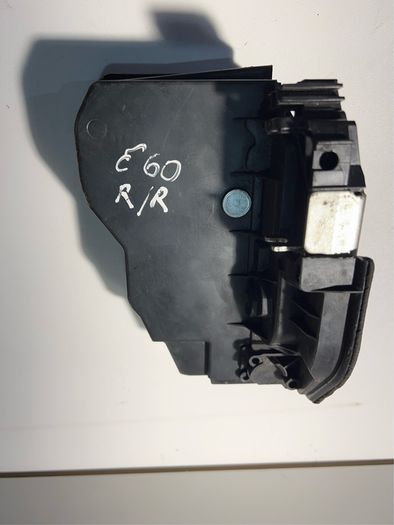 BMW 5 series e60 drivers side rear Door Latch Actuator Catch Right Rear 7202148