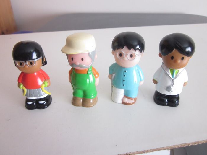 ELC Happyland x4 Figures
