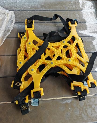 Universal Snow   Ice Tyre Chains with Metal Studs   Never Used