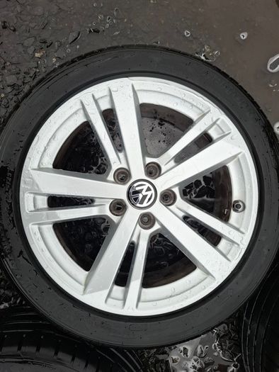 17" Vw Alloys with tyres