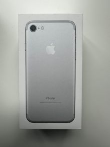 Apple iPhone 7 Silver 32GB Unlocked 93pc Battery Health Box and Charger Included
