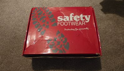 Safety shoes
