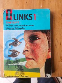 Links 1 The Gift. A First Continuation Reader. By Frank Murphy. Published By The Educational Company.  First Edition 1976 Paperback In Good Condition.  See Photos For Same.