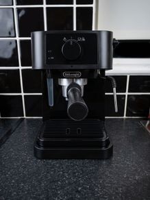 De'Longhi Stilosa Barista Espresso Machine & Cappuccino Maker - Black | EC230.BK