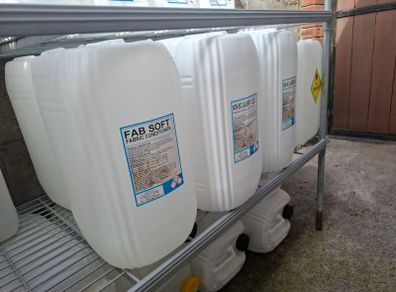Empty 20l Drums x 17
