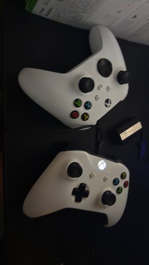 xbox series s 512gb with 2 controllers(stick drift)