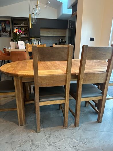 solid oak table and 6 chairs