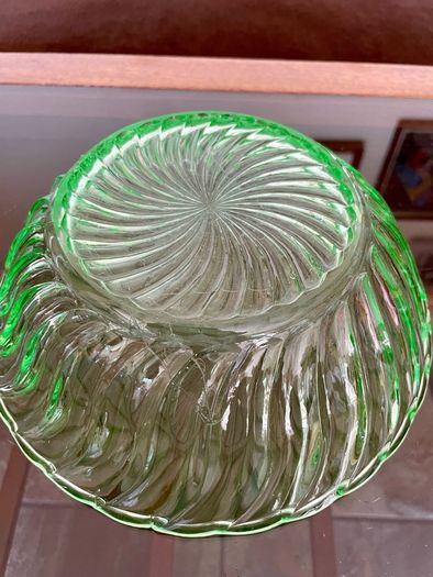 Uranium Green Vintage Glass Carnival Serving Bowl by Bagley UK