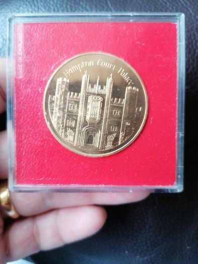 1986 Hampton Court Palace Medal