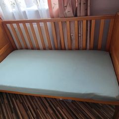 Cot bed