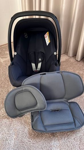 Like-New Maxi-Cosi TINCA Car Seat in Black & Grey & universal ISOFIX Maxi-Cosi FamilyFix2 for Preemie, Newborn, Baby, Toddler - 2 Piece Bundle