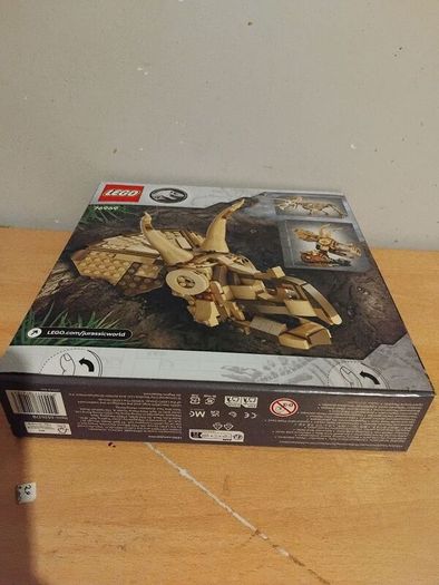 lego 76969 Dinosaur Fossils: Triceratops Skull