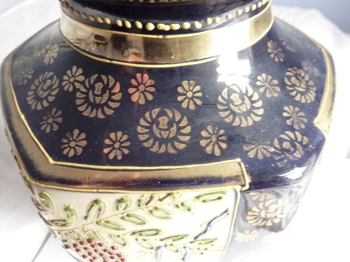 Large antique Kinkozan signed hand-painted Satsuma vases
