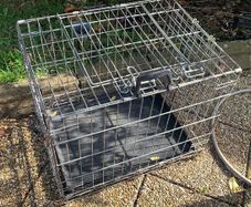 medium dog/pet cage carrier