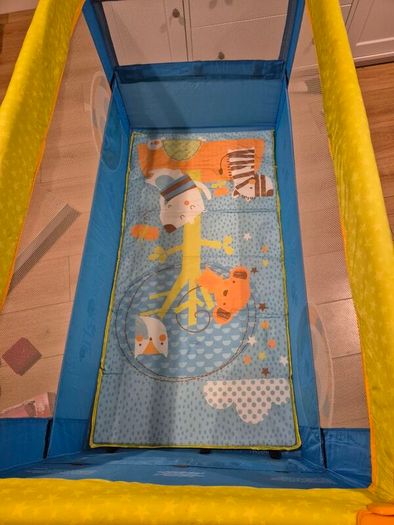 travel cot