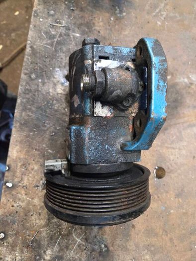 Engine run tipper pump for hydraulics