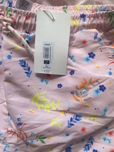 Brand New with Tags, girls 25inch waist leggings, shorts & jogger bundle.