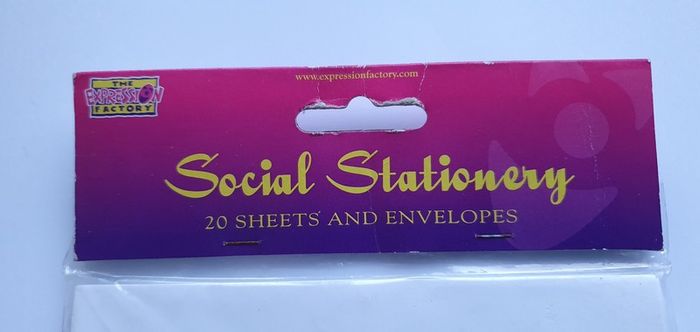 BNIP - A Pack of 20 Party Invitations & Envelopes