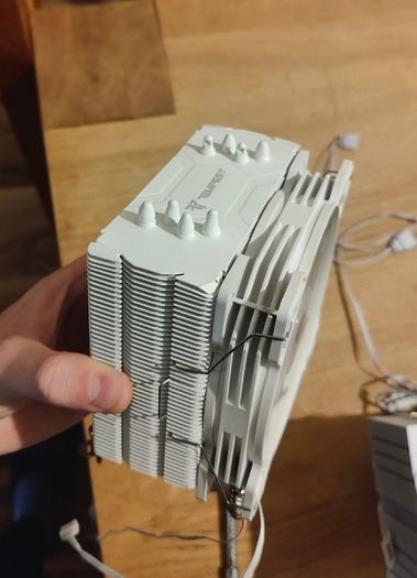 Tempest Tower CPU ARGB Cooler Black / White