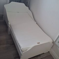 Toddler bed