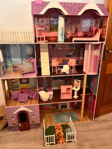 Free dolls house