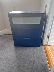 Bedroom chest of drawers