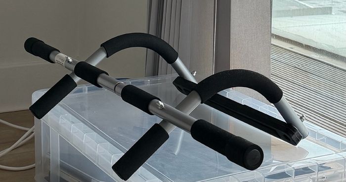Pull Up Bar