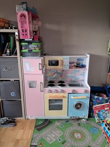 play kitchen