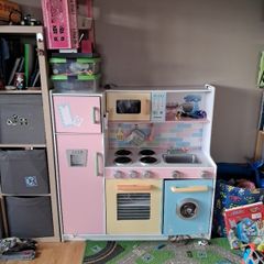 play kitchen