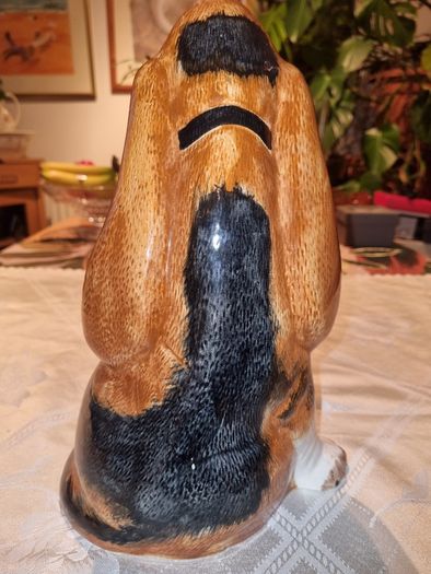 Large English Ceramic Pottery Hound Dog